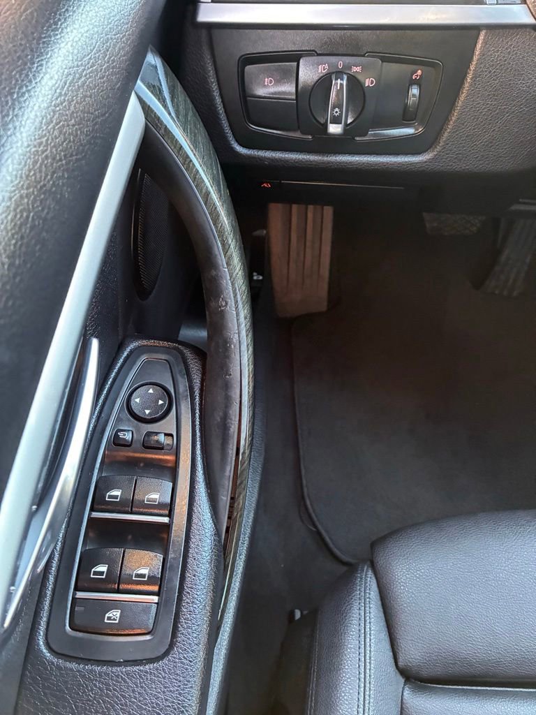 Used 2018 BMW 330i xDrive Sedan AWD/4WD image 21