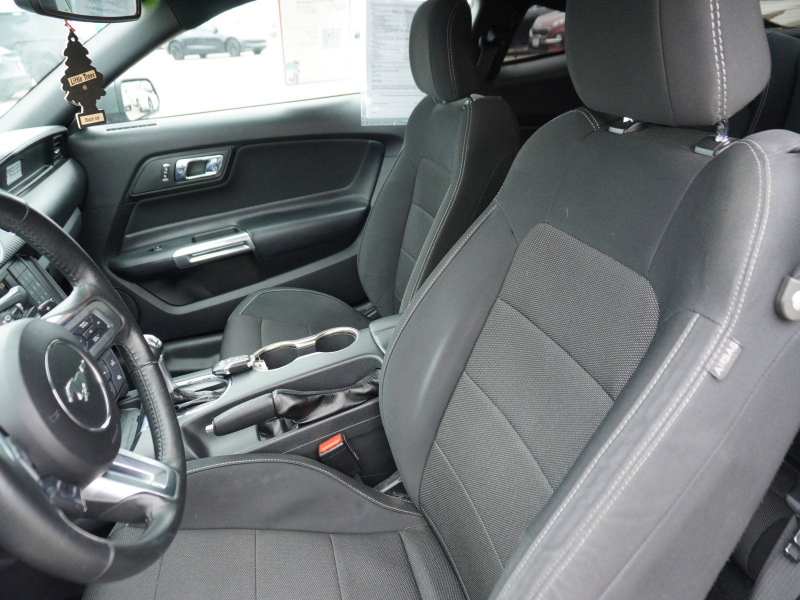 Used 2017 Ford Mustang Coupe image 2