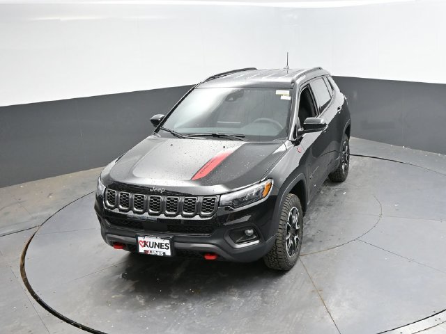 New 2026 Jeep Compass Trailhawk AWD/4WD image 36