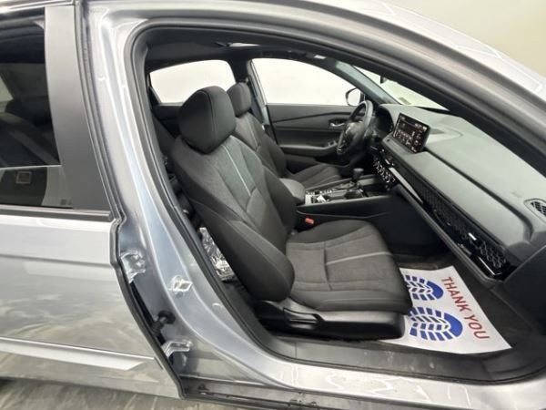 Used 2025 Honda Accord Sport image 12