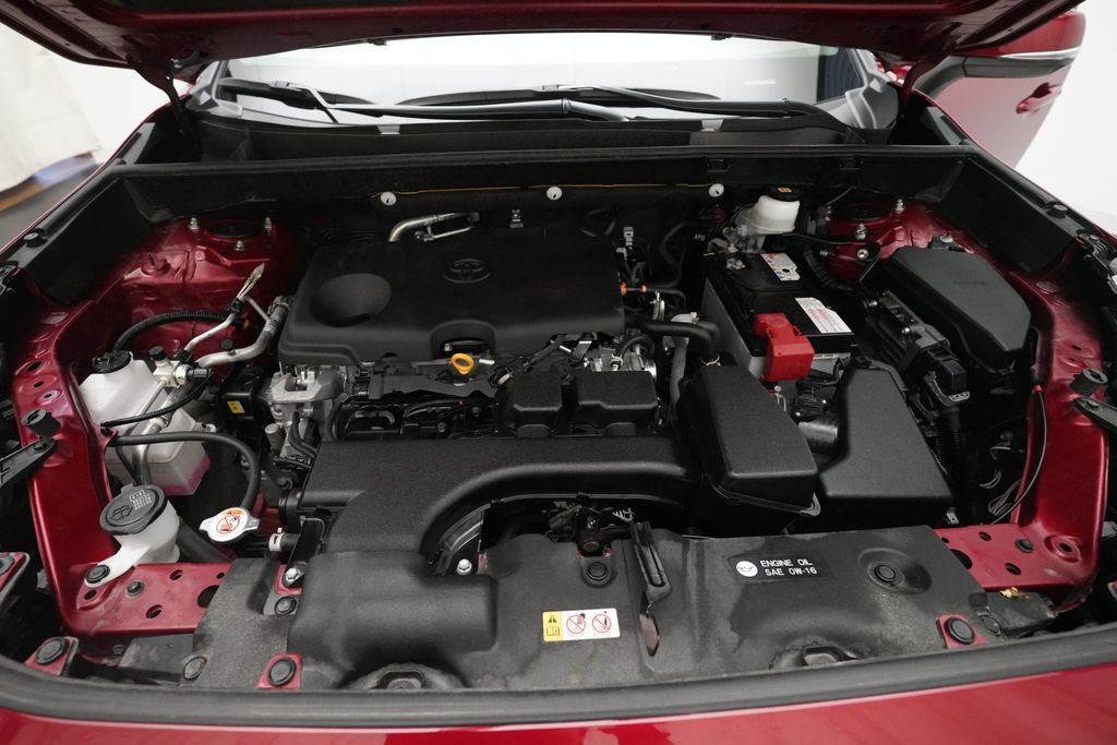 Used 2023 Toyota RAV4 XLE AWD/4WD image 3