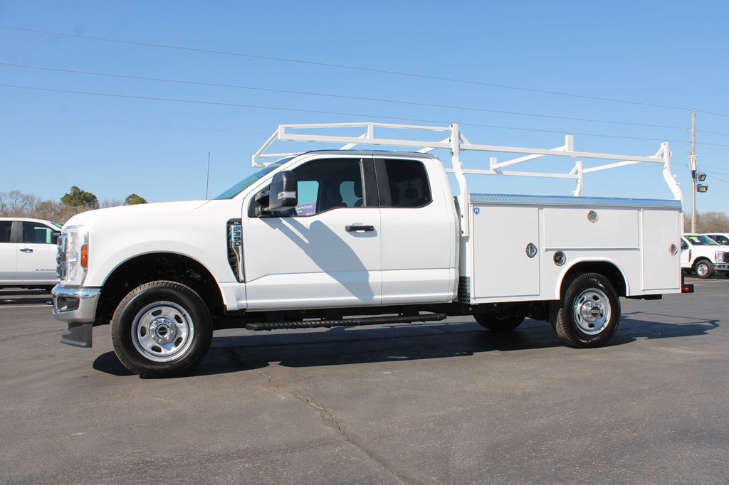 Used 2024 Ford F350 XL w/ XL Chrome Package image 3