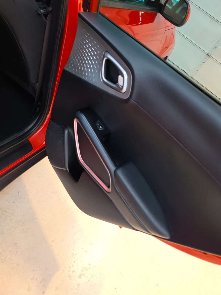Used 2024 Kia Soul LX w/ LX Technology Package FWD image 30