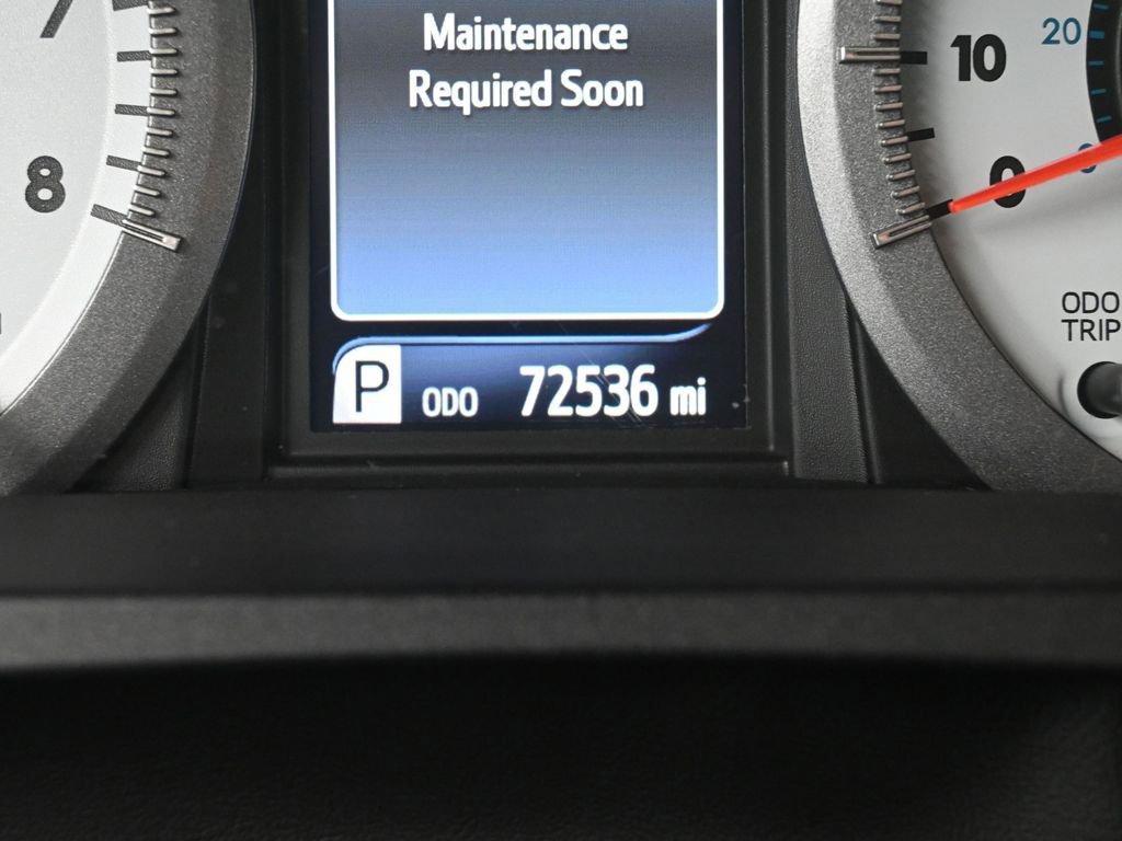 Used 2015 Toyota Sienna SE image 40