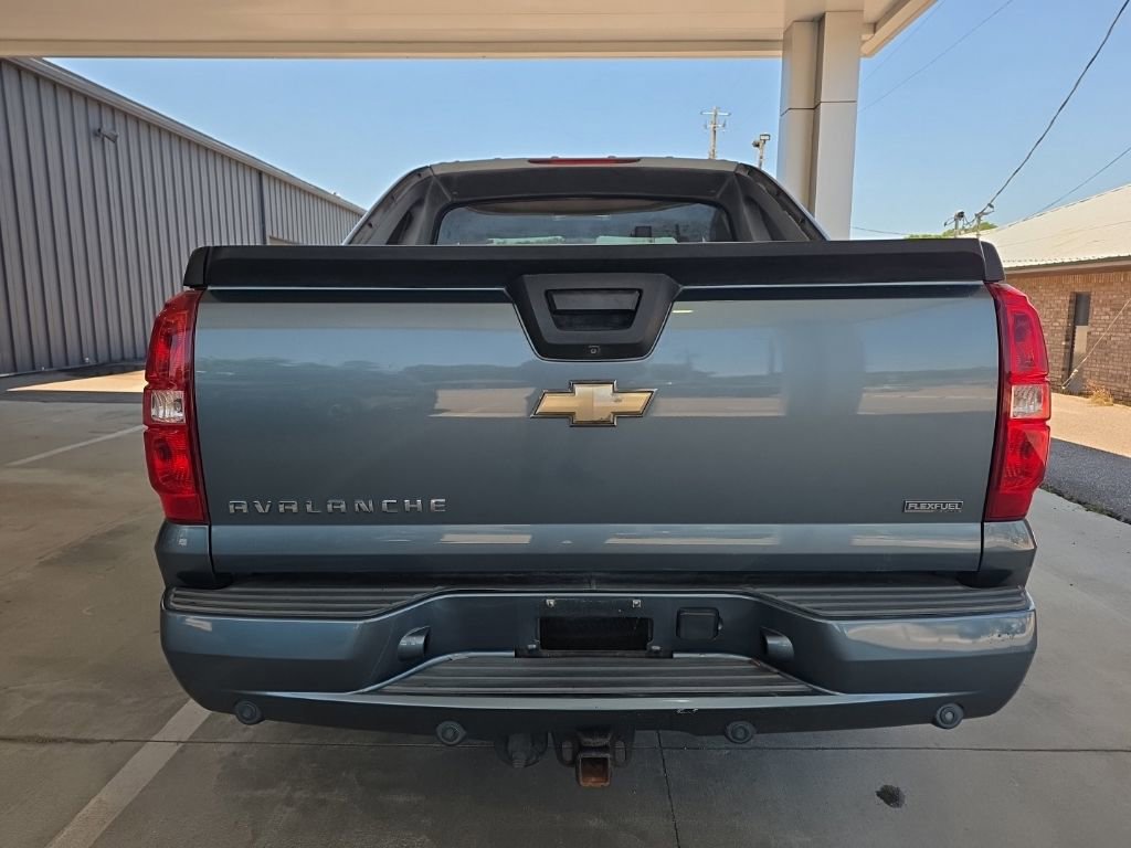 Used 2011 Chevrolet Avalanche LTZ AWD/4WD image 4