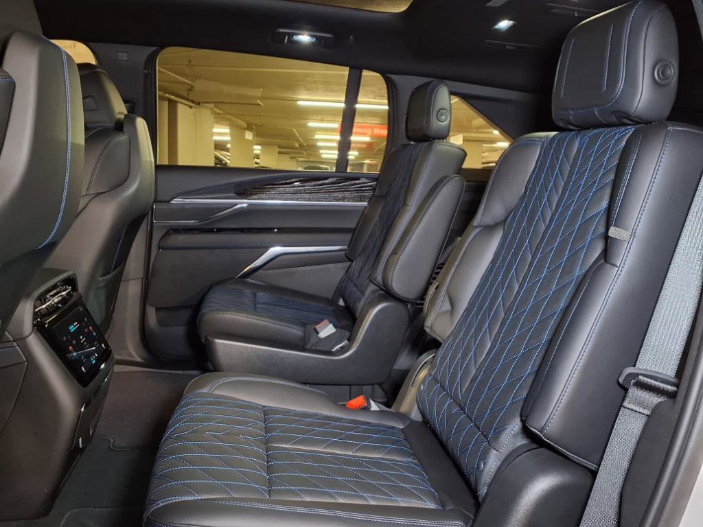 Used 2025 Cadillac Escalade IQ Luxury 1 image 11