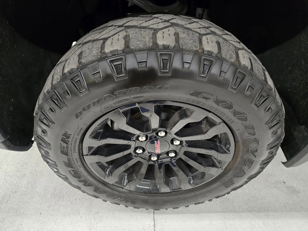 Used 2023 GMC Sierra 1500 AT4X image 12
