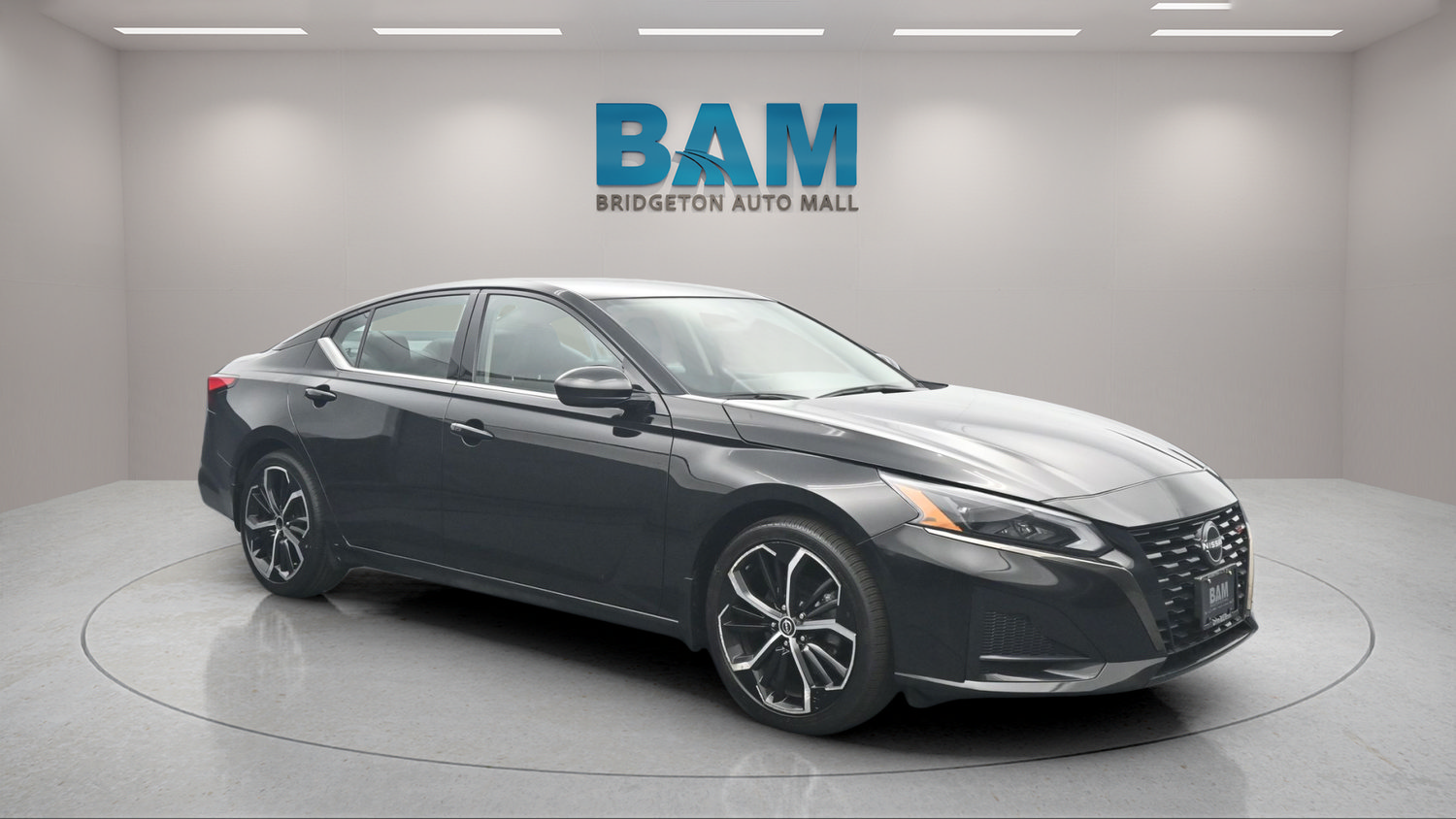 Used 2023 Nissan Altima 2.5 SR FWD image 1