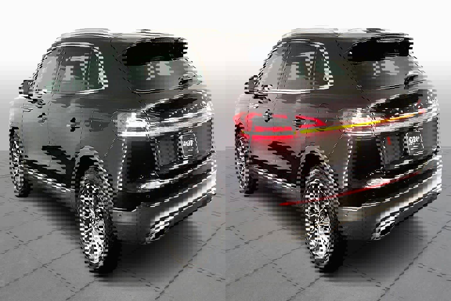 Used 2022 Lincoln Nautilus Reserve w/ Equipment Group 201A image 11