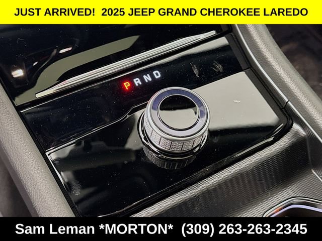 New 2025 Jeep Grand Cherokee Laredo w/ Luxury Tech Group I image 16
