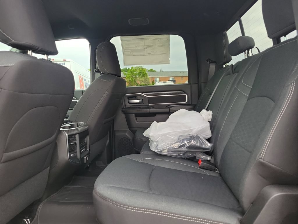 New 2026 RAM 3500 Big Horn AWD/4WD image 12