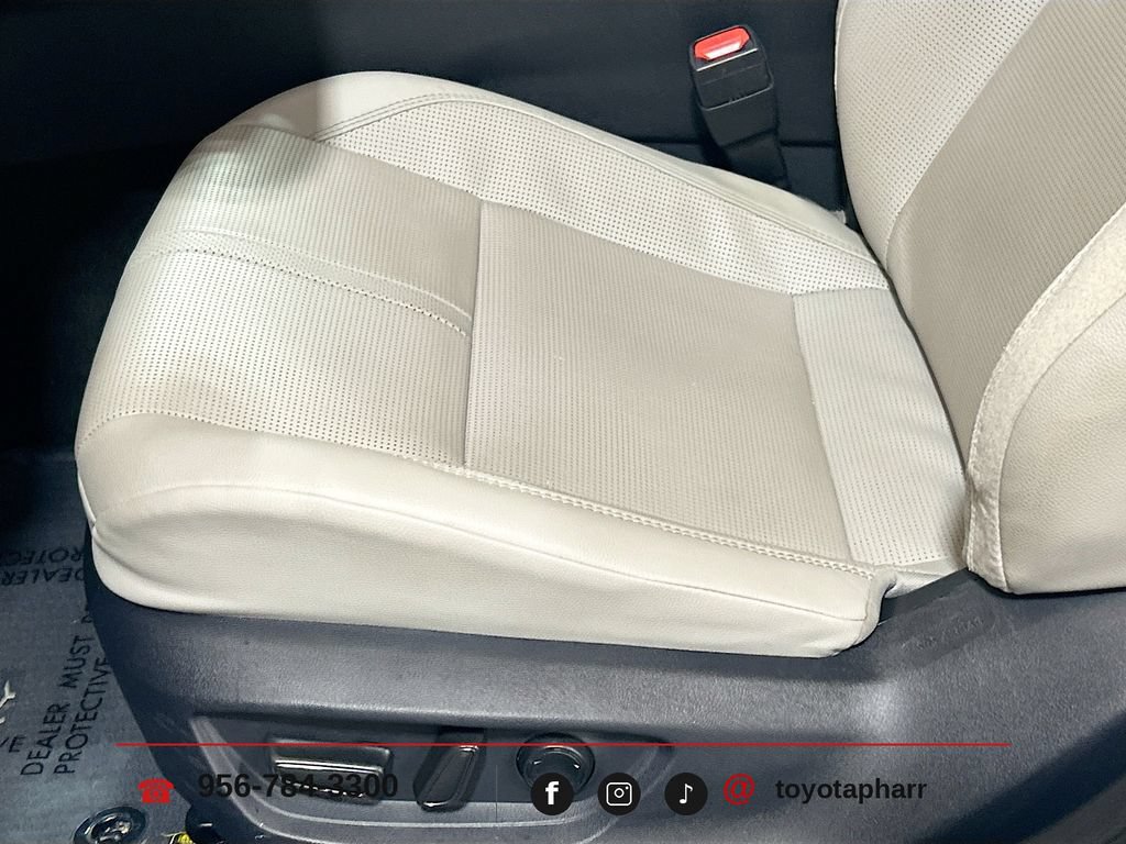 Used 2025 Toyota Camry XLE w/ Premium Package FWD image 18