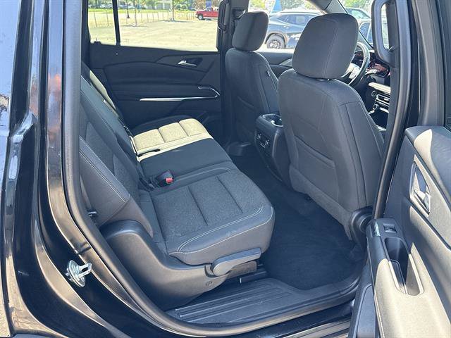 Certified 2024 Chevrolet Traverse LS w/ Midnight/Sport Edition FWD image 28