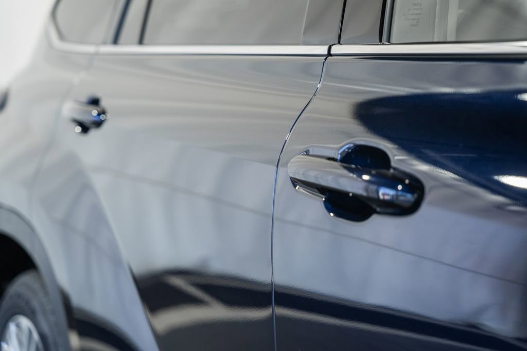 New 2026 Toyota Highlander Platinum image 17