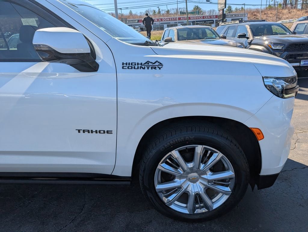 Used 2022 Chevrolet Tahoe High Country w/ Premium Package 2 AWD/4WD image 10