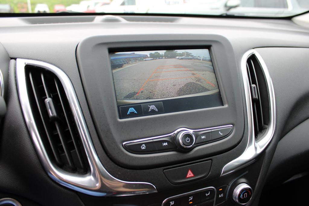 Used 2018 Chevrolet Equinox LT FWD image 19