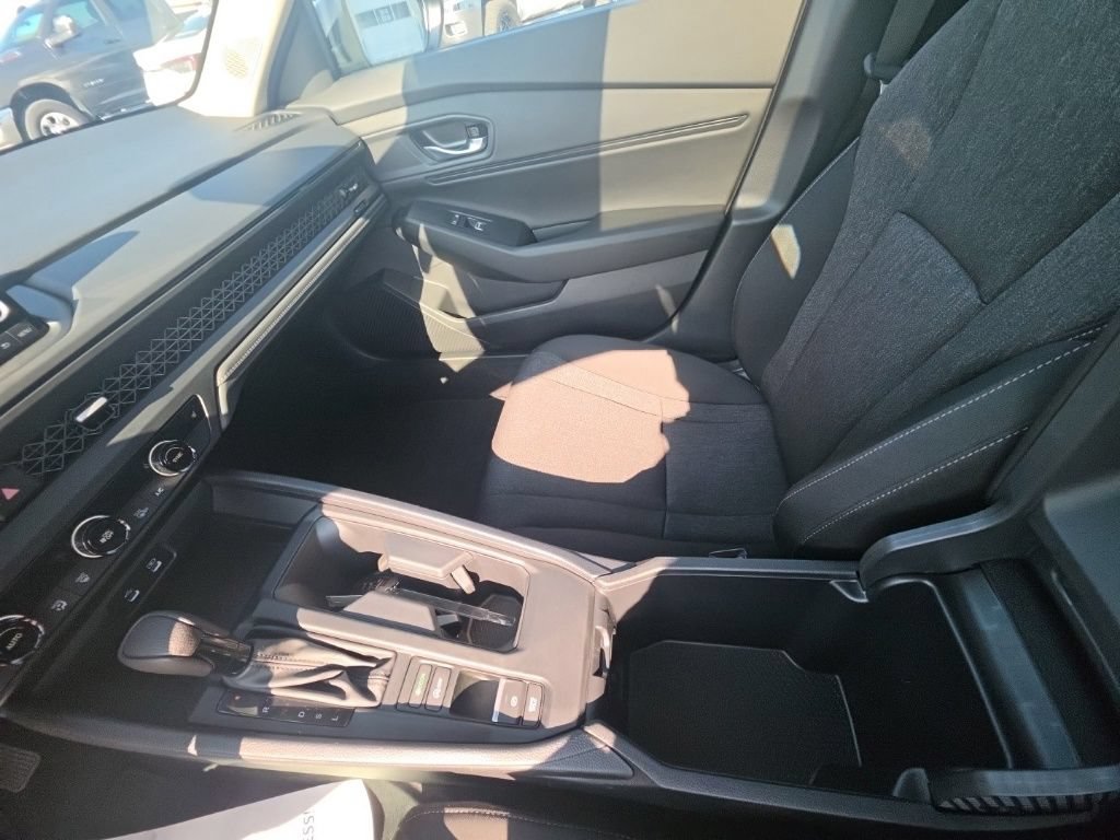Used 2025 Honda Accord SE image 23