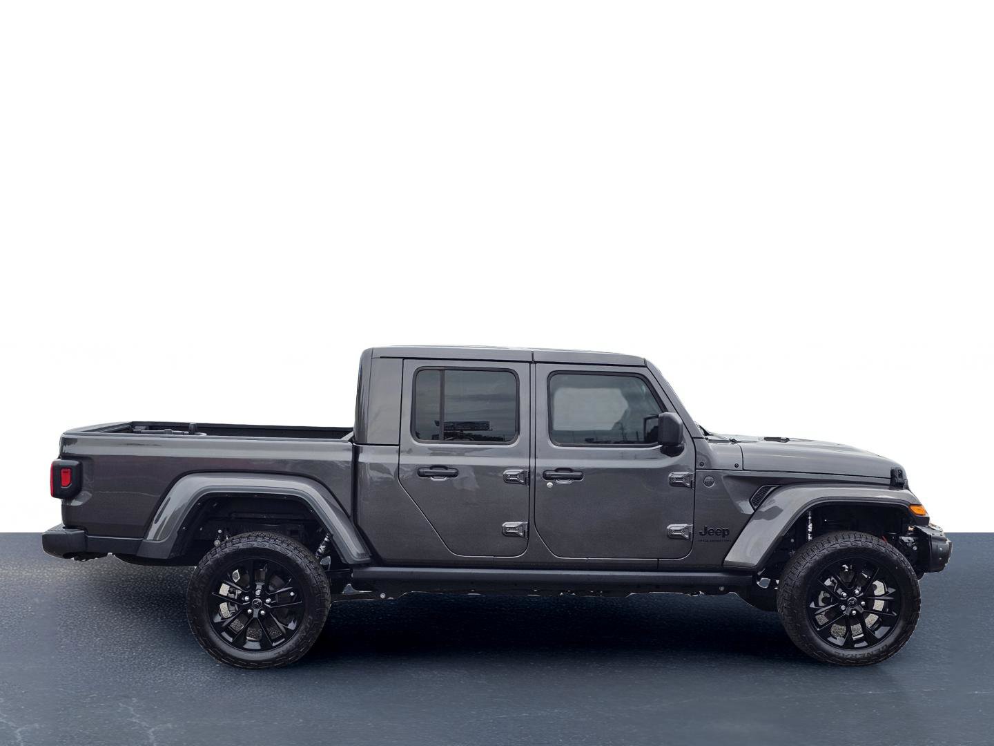 Used 2025 Jeep Gladiator Sport AWD/4WD image 8