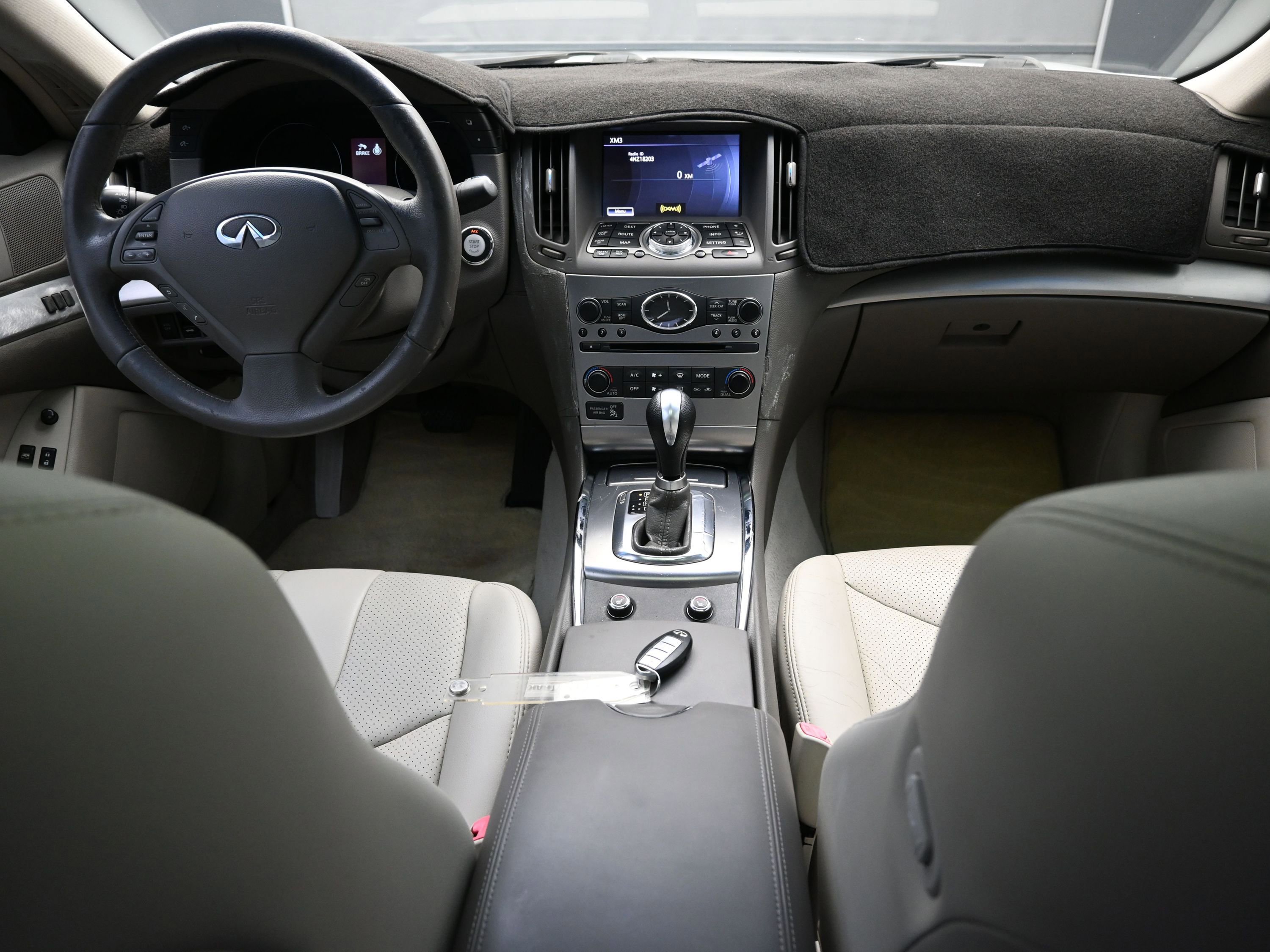 Used 2010 INFINITI G37 Journey w/ Premium Pkg image 14