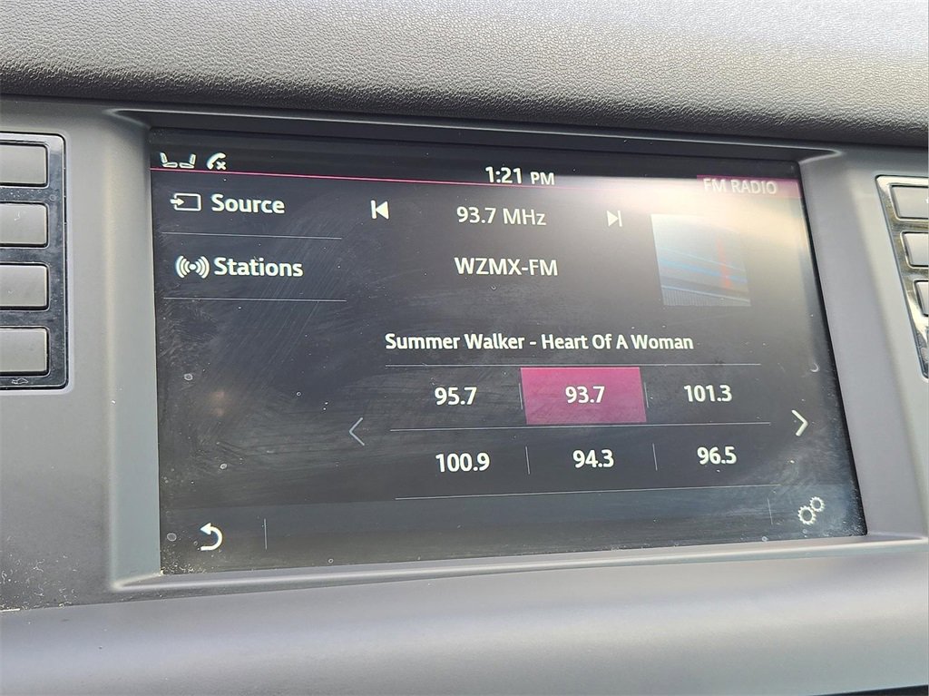 Used 2017 Land Rover Discovery Sport HSE image 18