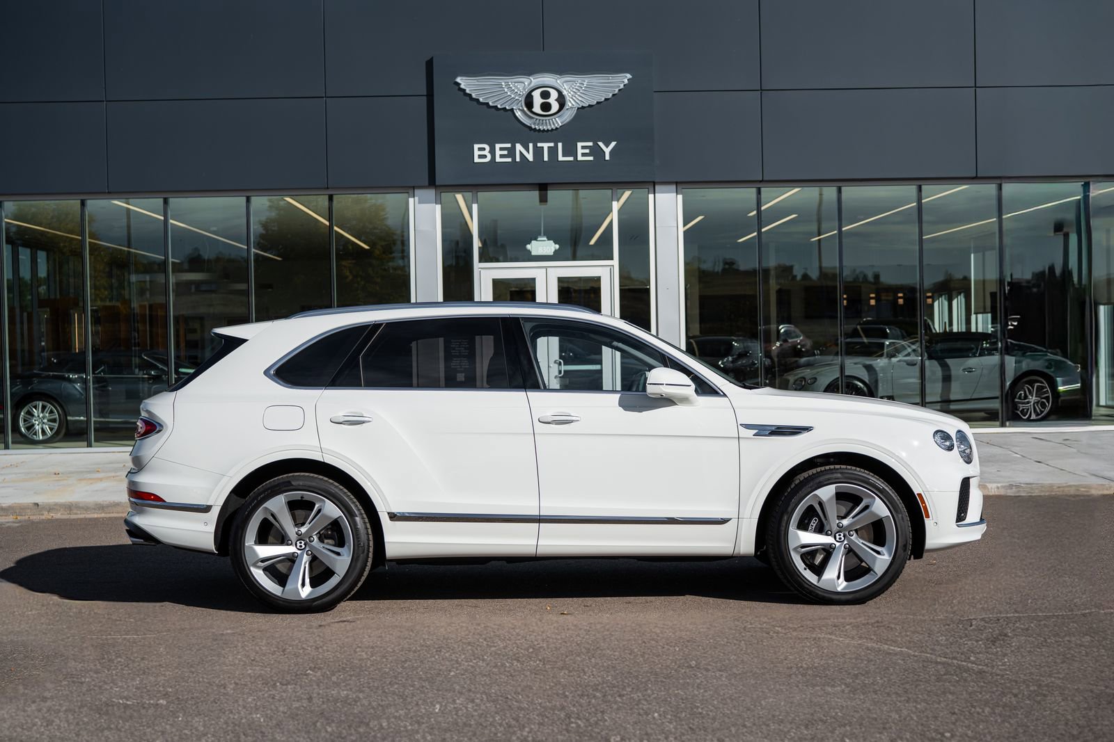 Certified 2025 Bentley Bentayga image 11