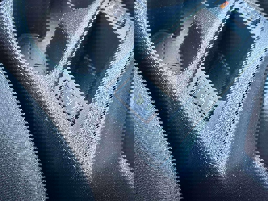 Used 2022 Nissan Rogue Sport SV image 32