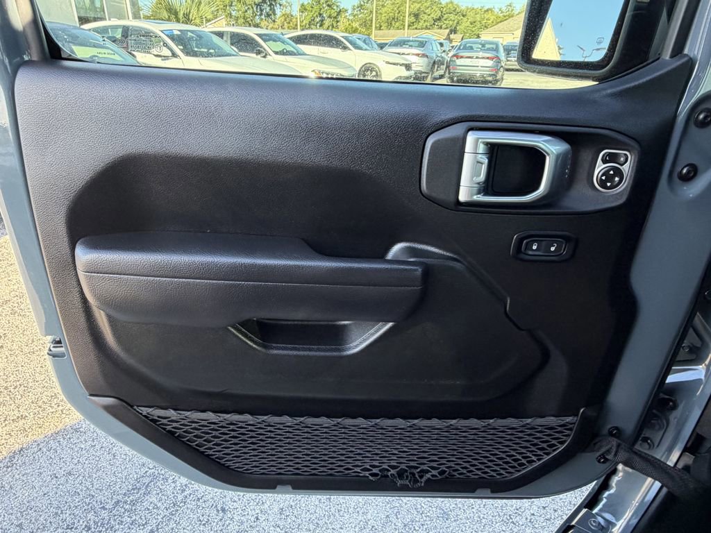 Used 2024 Jeep Gladiator Rubicon AWD/4WD image 21