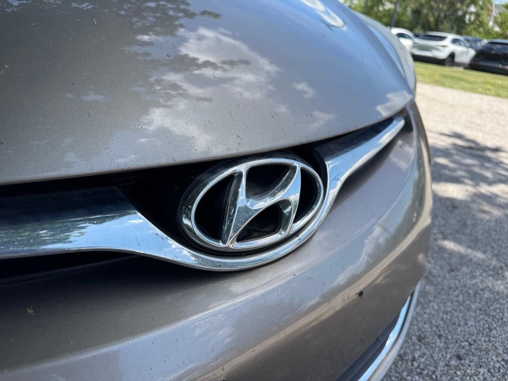 Used 2014 Hyundai Elantra SE FWD image 11