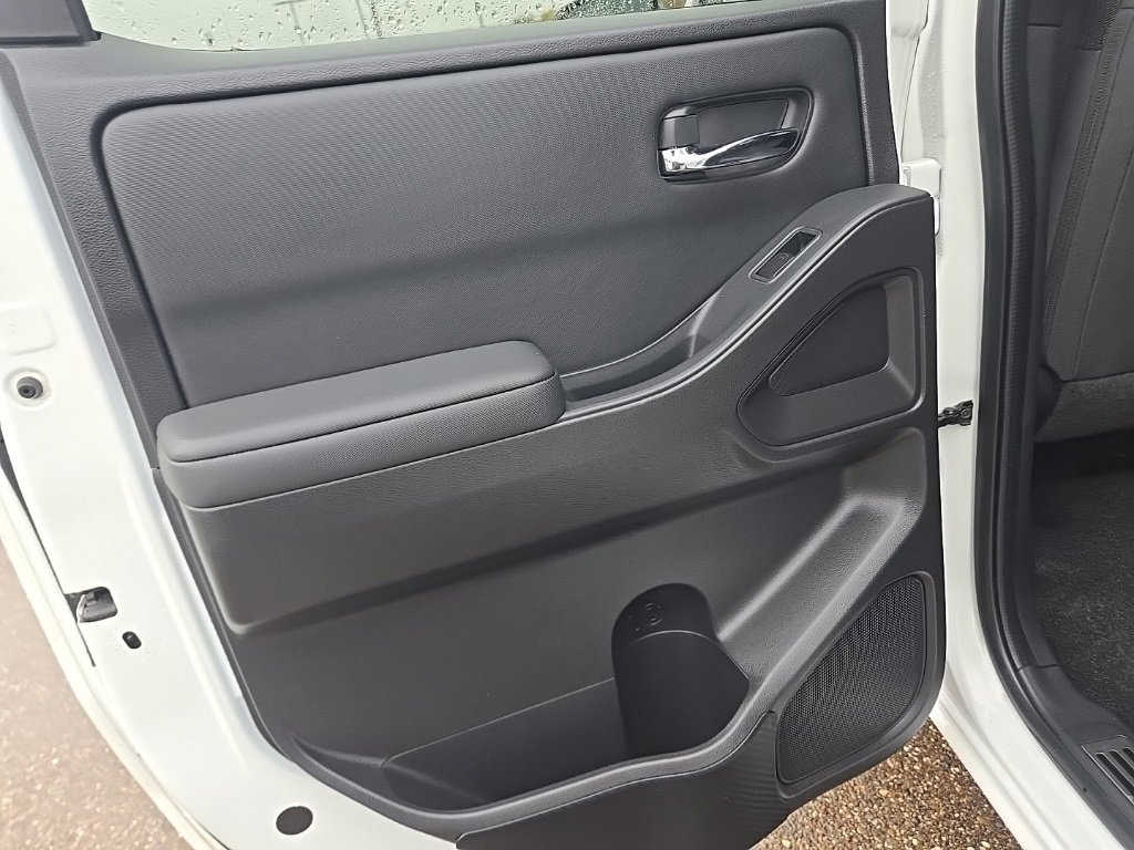 Used 2023 Nissan Frontier SV w/ Midnight Edition Package image 30