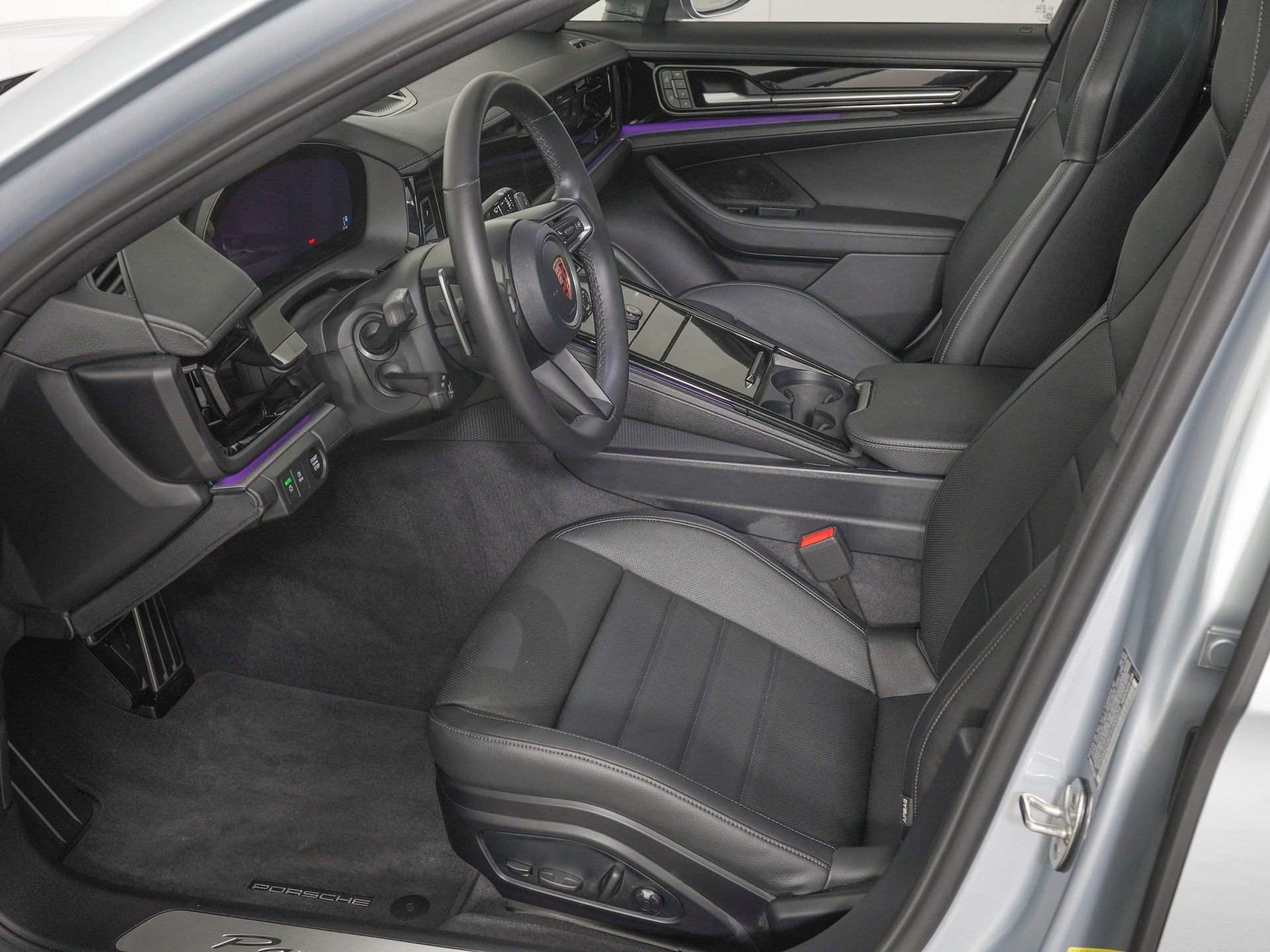 Used 2026 Porsche Panamera image 14