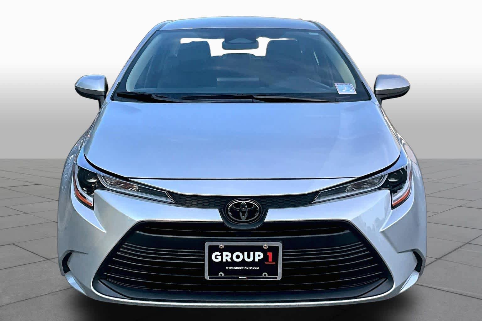 Used 2023 Toyota Corolla LE FWD image 4
