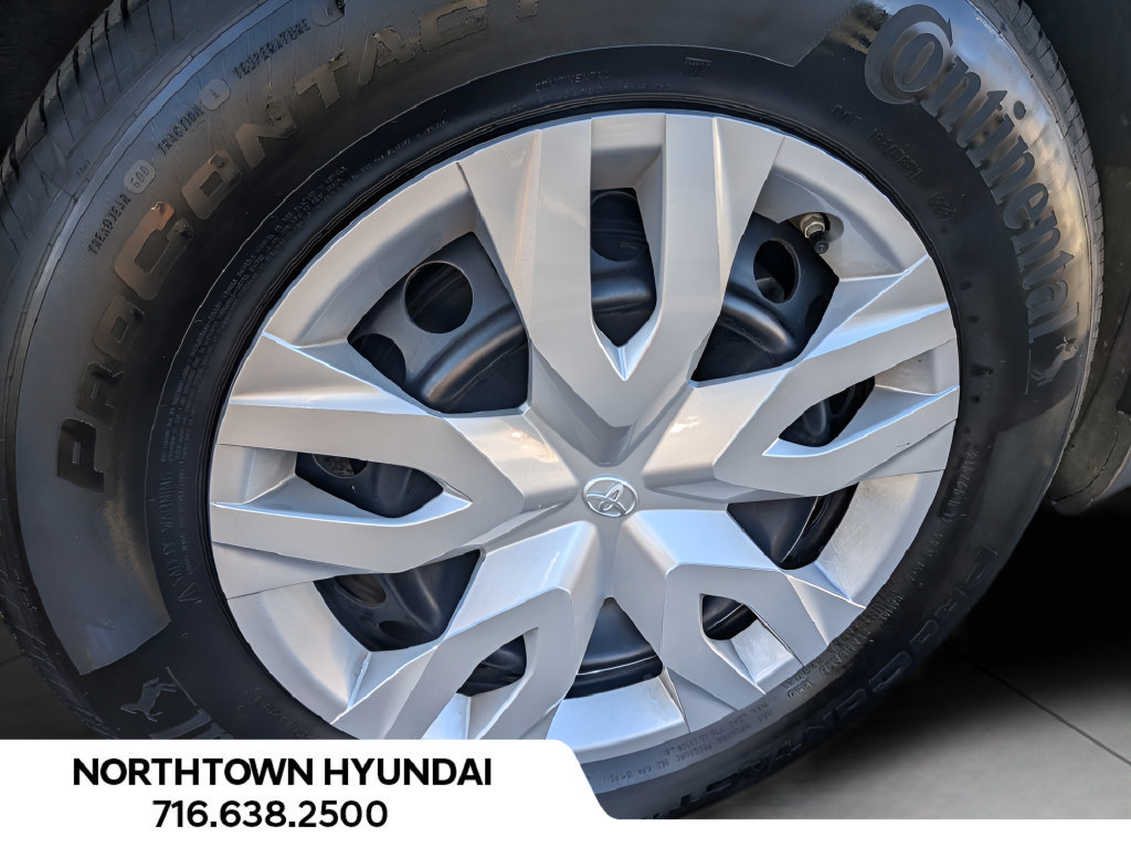 Used 2024 Toyota Corolla Cross L AWD/4WD image 37