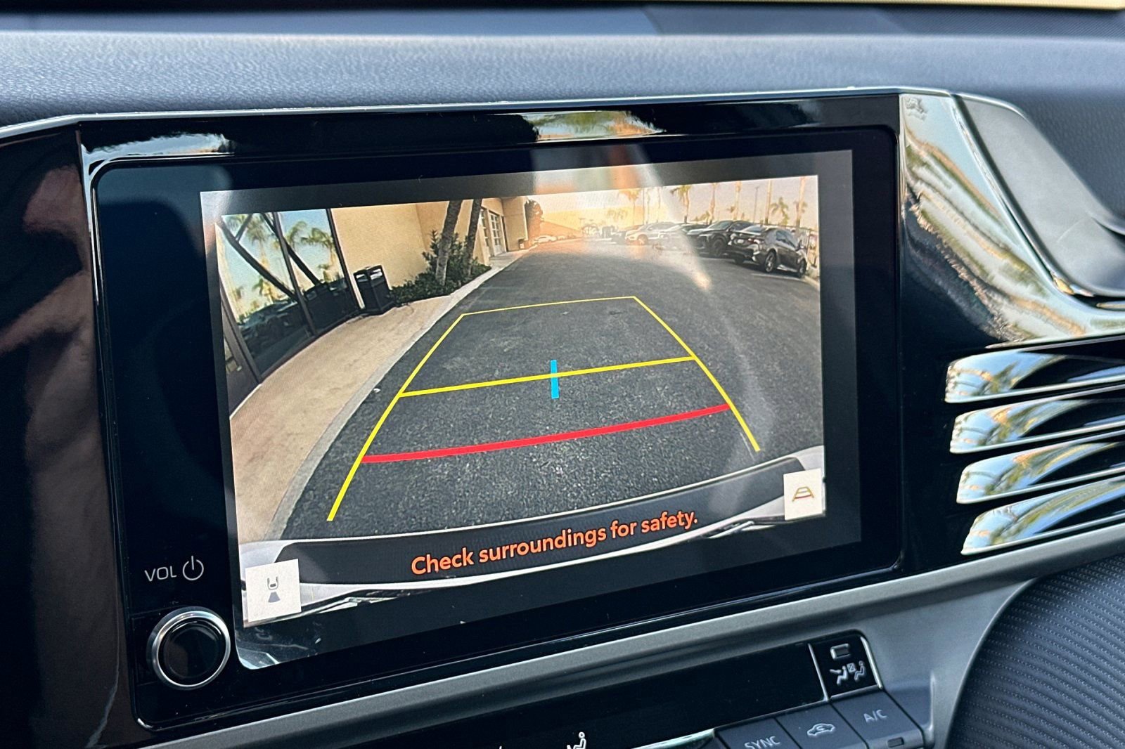 Used 2025 Toyota Camry SE image 19