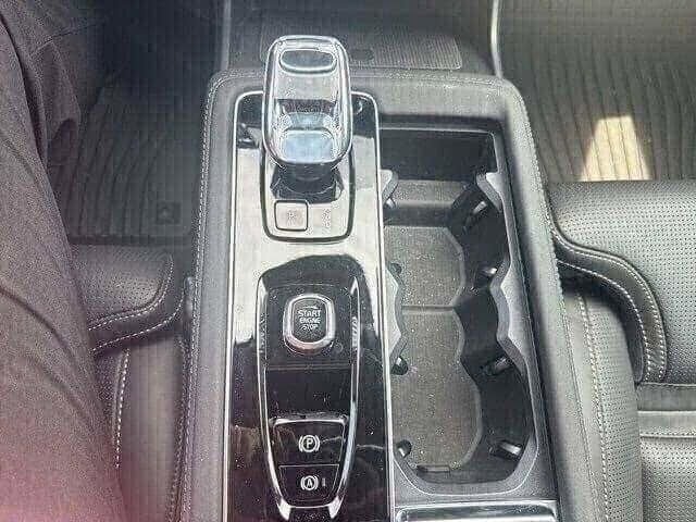 Used 2025 Volvo XC90 B6 Ultra w/ Protection Package Premier image 35