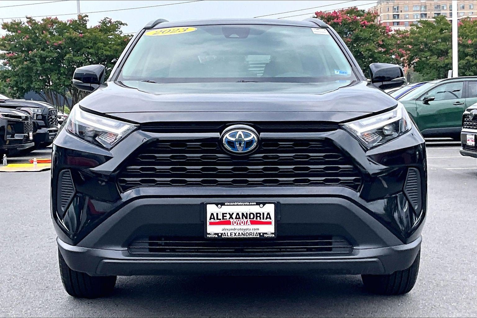 Used 2023 Toyota RAV4 LE AWD/4WD image 3