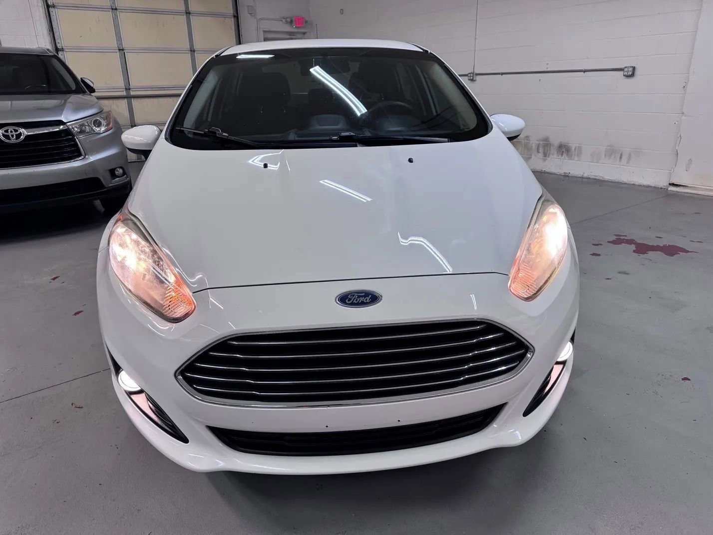 Used 2017 Ford Fiesta SE w/ Equipment Group 201A FWD image 8