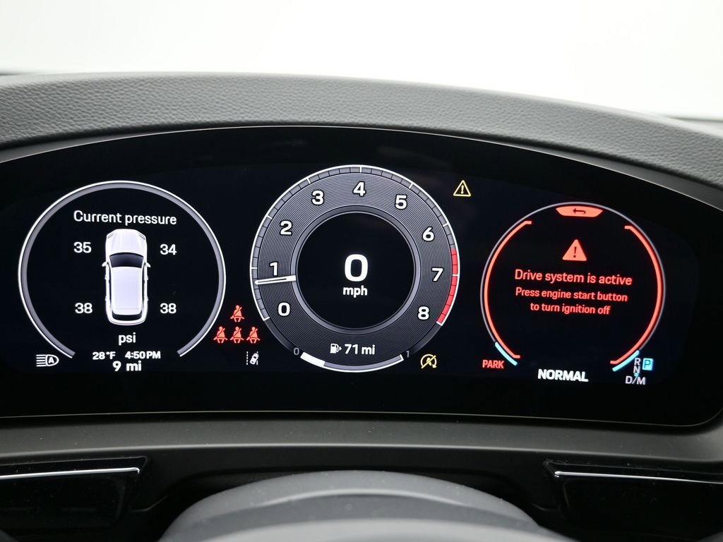 Certified 2025 Porsche Cayenne AWD/4WD image 14
