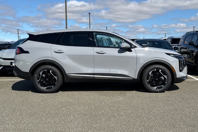 New 2027 Kia Sportage S FWD image 3