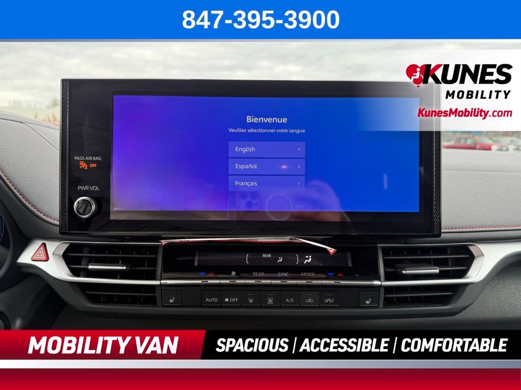 Used 2025 Toyota Sienna XSE w/ XSE Plus Package AWD/4WD image 37