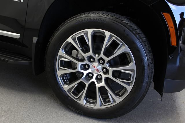 New 2026 GMC Yukon Denali w/ Advanced Technology Package AWD/4WD image 4