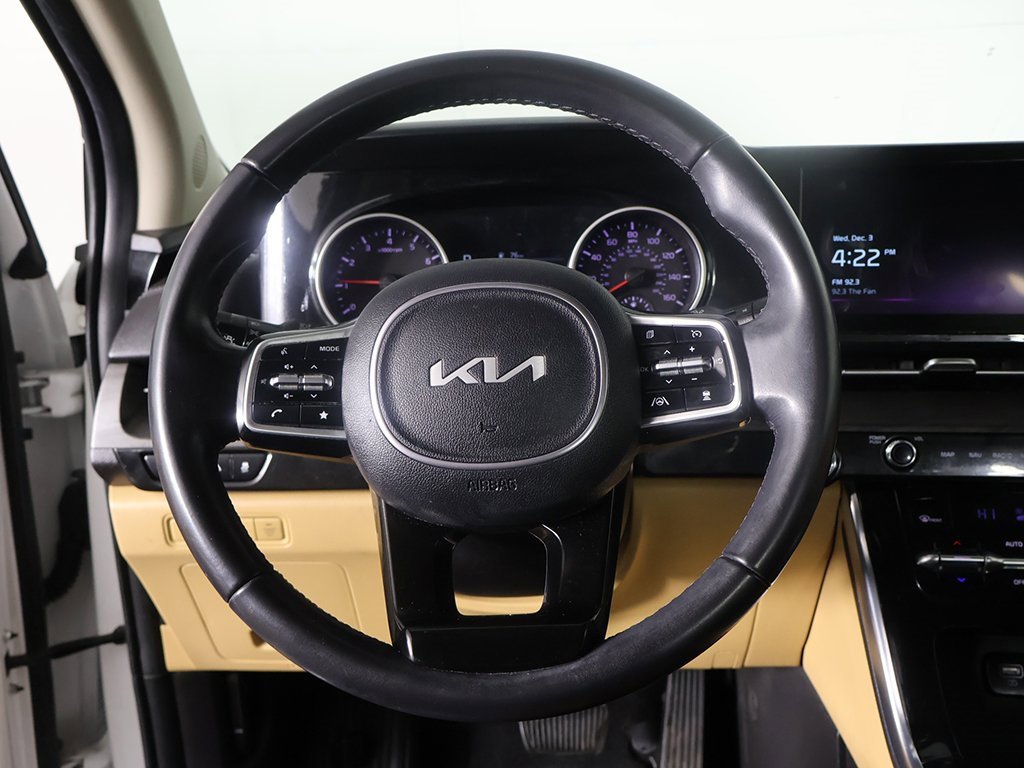 Used 2023 Kia Carnival EX image 37