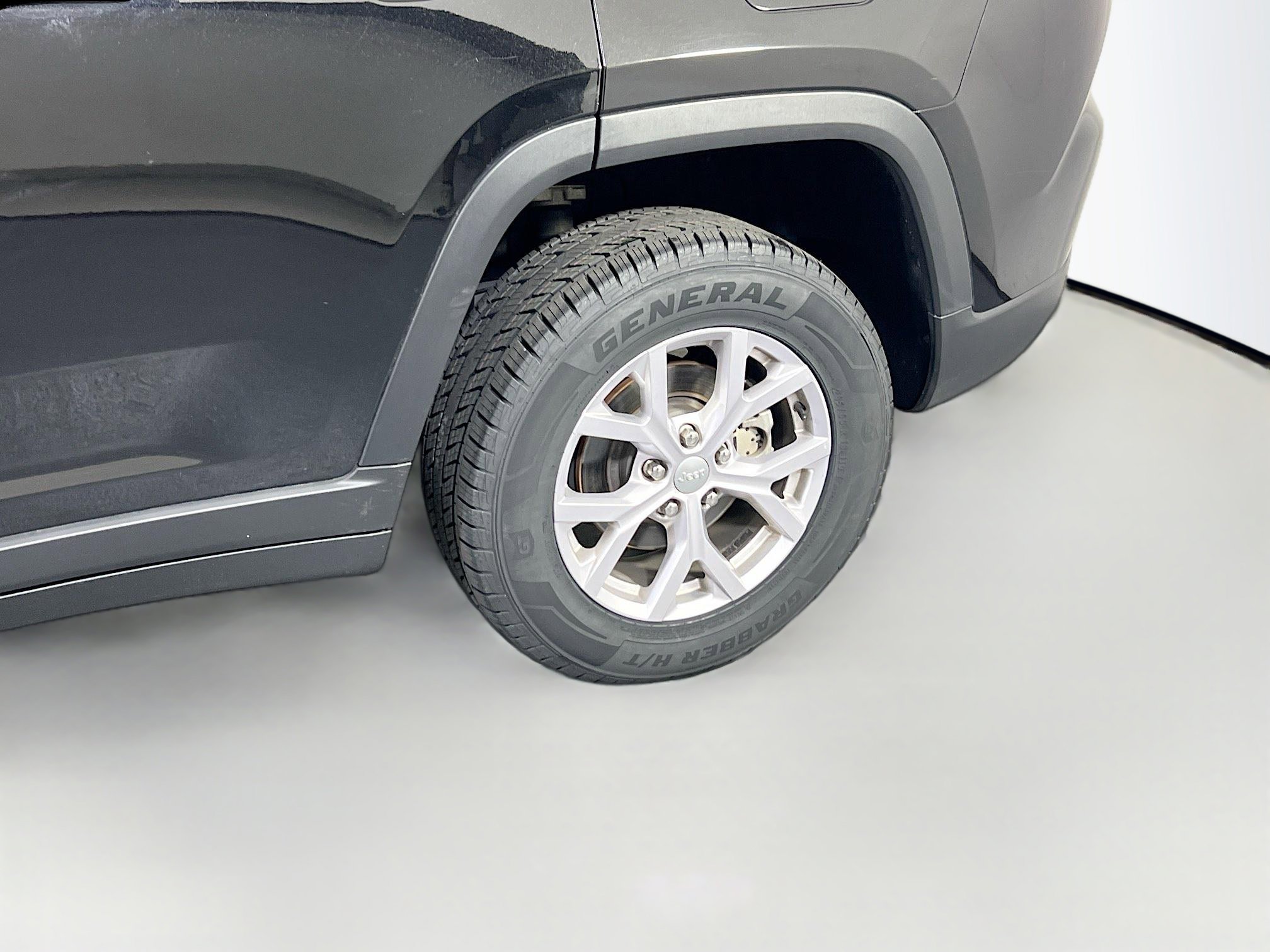 Used 2022 Jeep Grand Cherokee Limited image 28