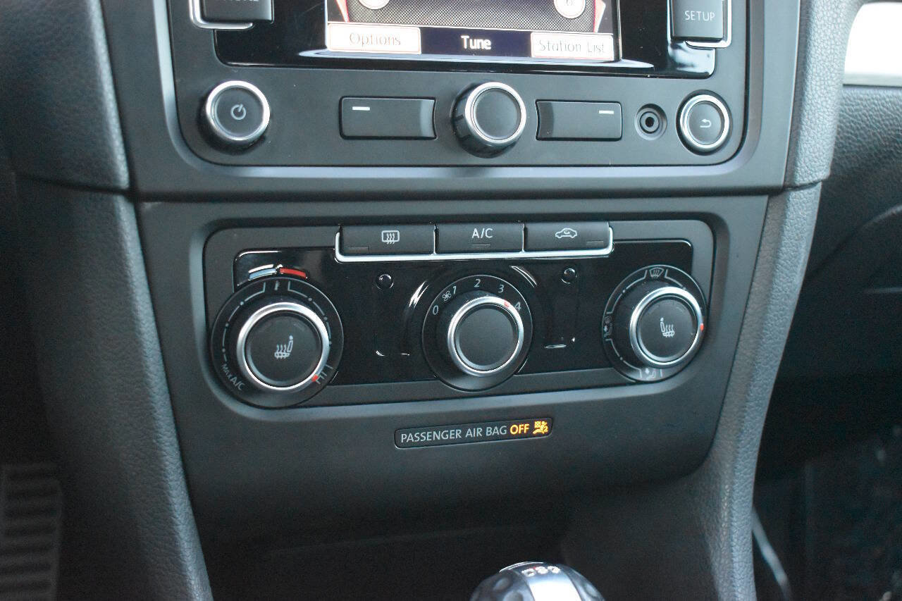 Used 2013 Volkswagen GTI Autobahn image 27