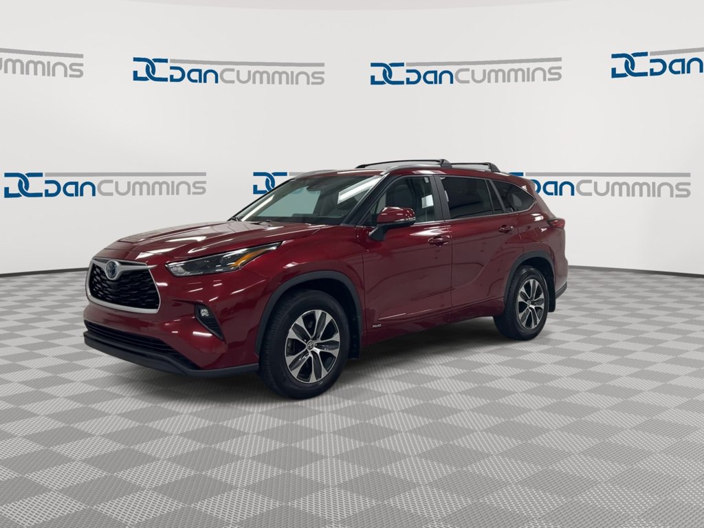 Used 2023 Toyota Highlander XLE AWD/4WD image 4