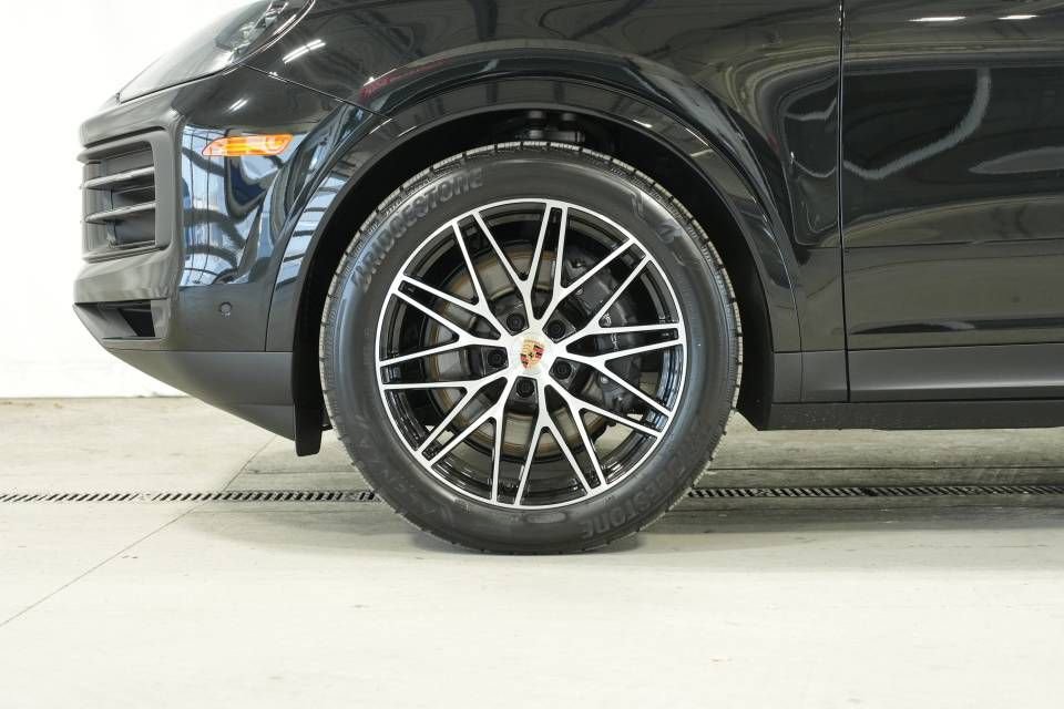 New 2026 Porsche Cayenne image 42