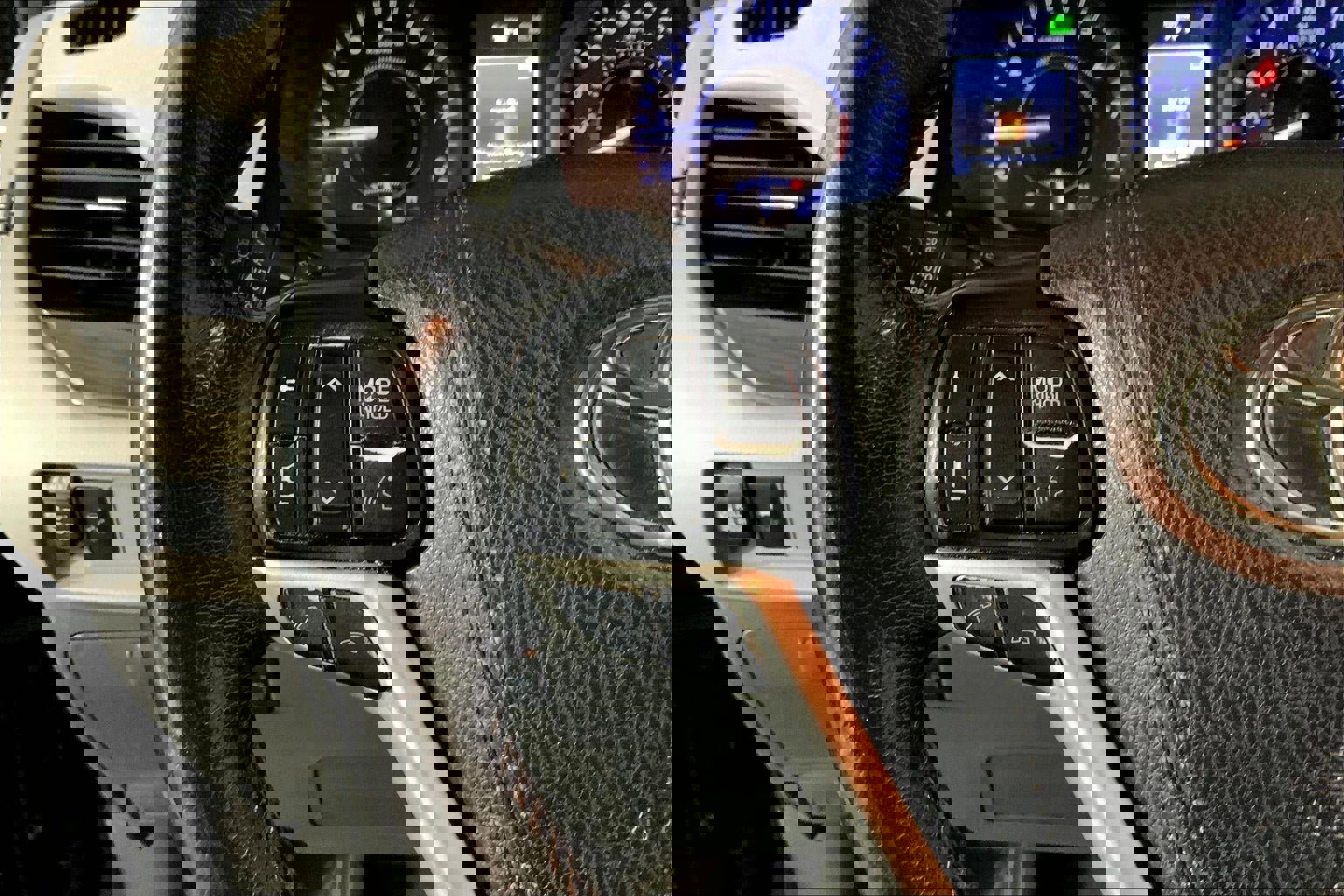 Used 2020 Toyota Sienna XLE image 18