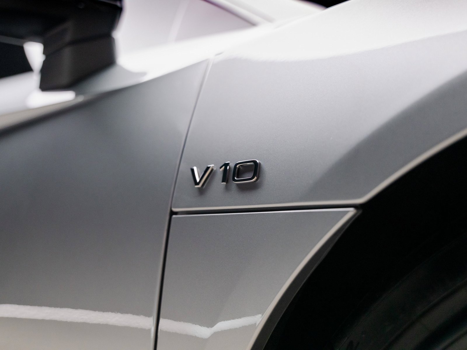 Used 2018 Audi R8 V10 w/ Premium Package image 31