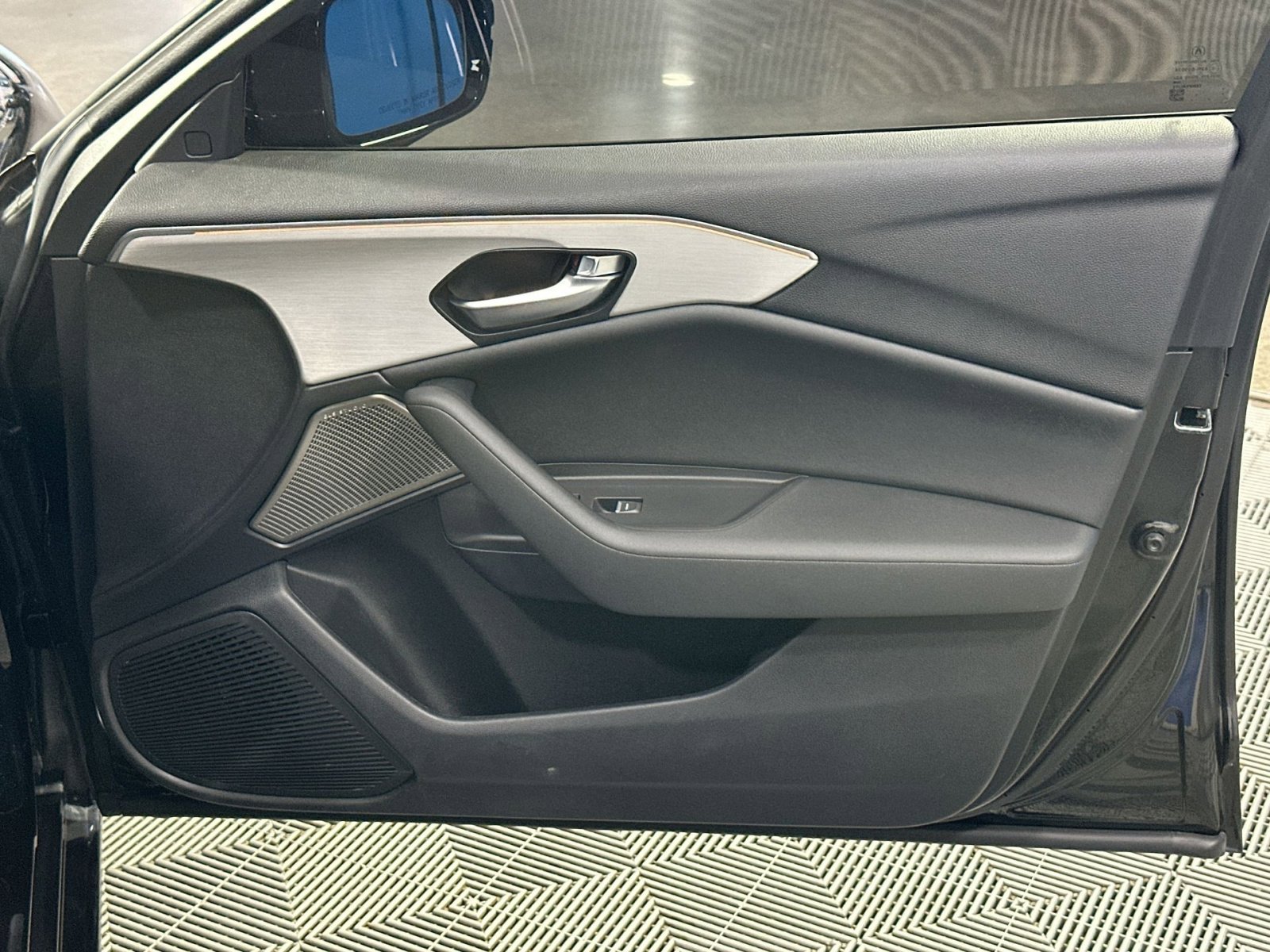 Used 2022 Acura TLX w/ Technology Package image 39