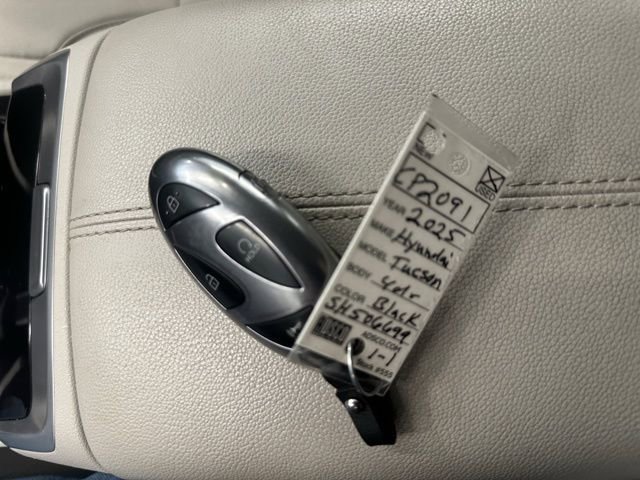 Used 2025 Hyundai Tucson SEL FWD image 30