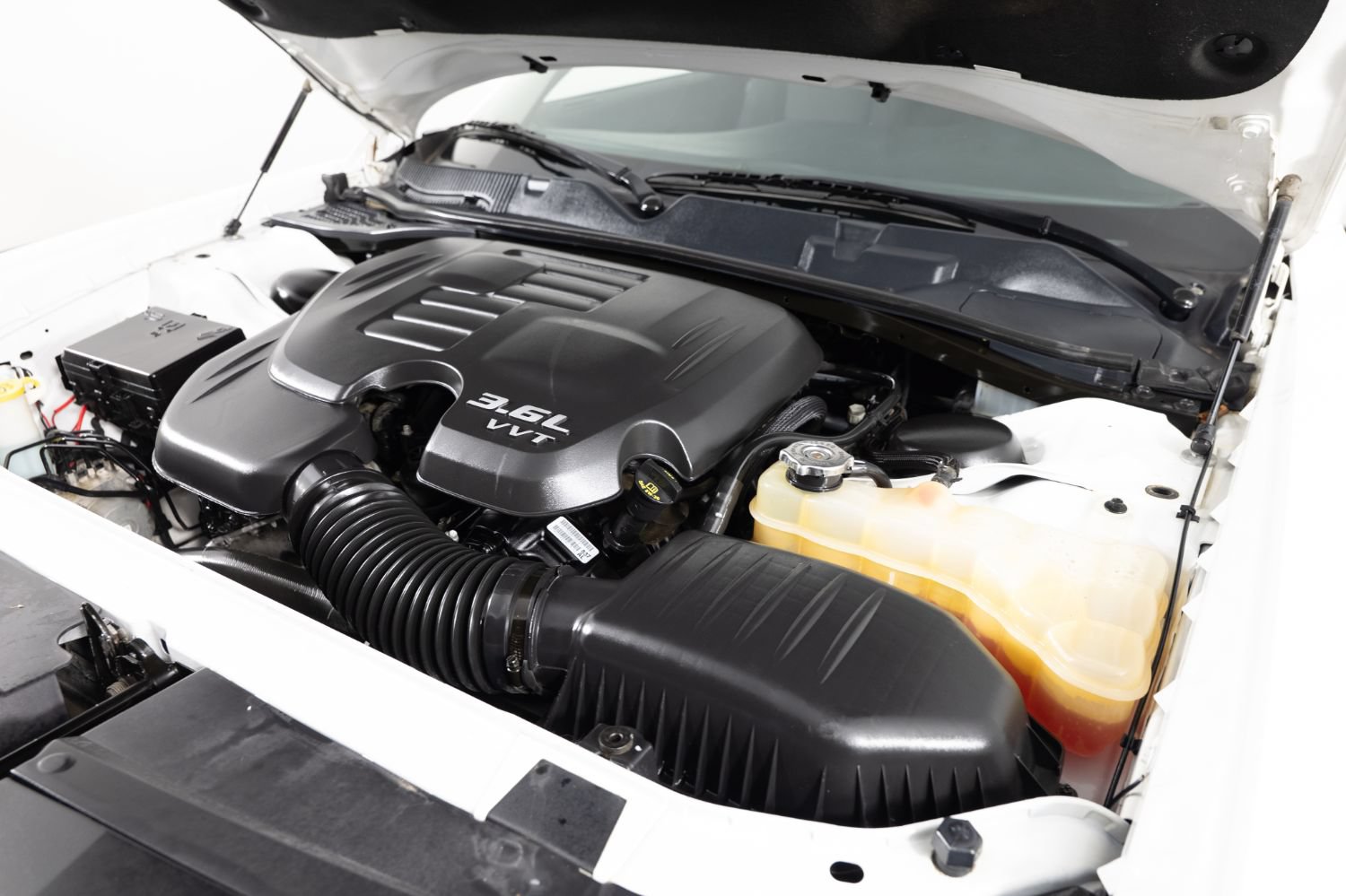 Used 2018 Dodge Challenger SXT RWD image 32